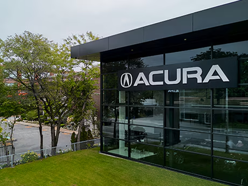 View of Acura Dealership | Vue d'une  concessionnaire Acura