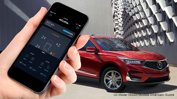 Image of a red Acura RDX parked in front of a futuristic building. A hand is holding a smartphone in the foreground with AcuraLink™ functions seen on the screen.	Image d’un Acura RDX rouge stationné devant un bâtiment futuriste. Main qui tient un téléphone intelligent au premier plan, avec les fonctions AcuraLinkMC affichées à l’écran.